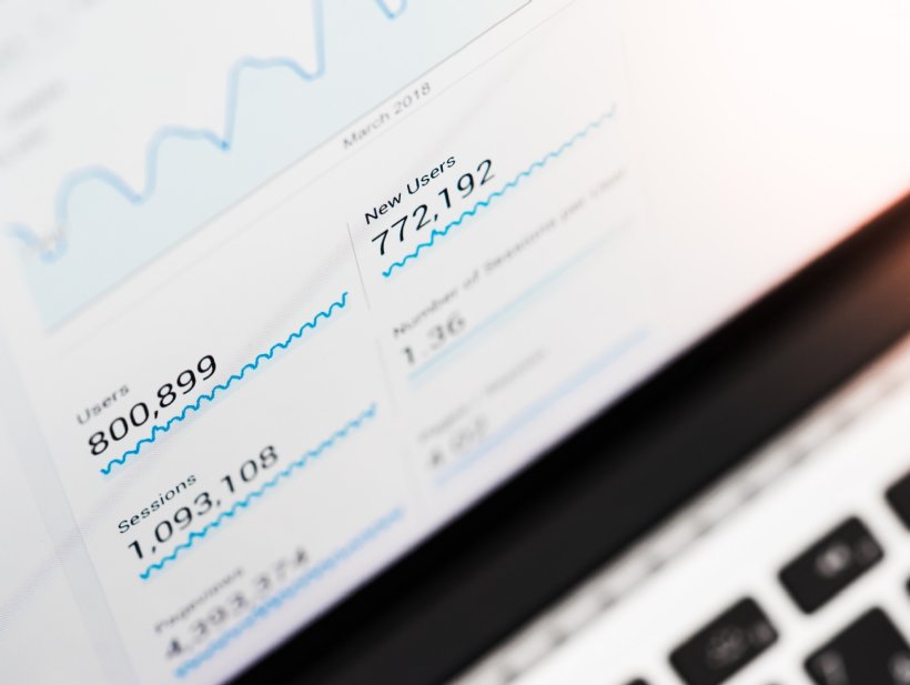 LEISTUNGEN Web Analytics © Viktor Hanacek, picjumbo.com